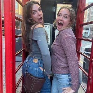 Meet your Posher, Caroline